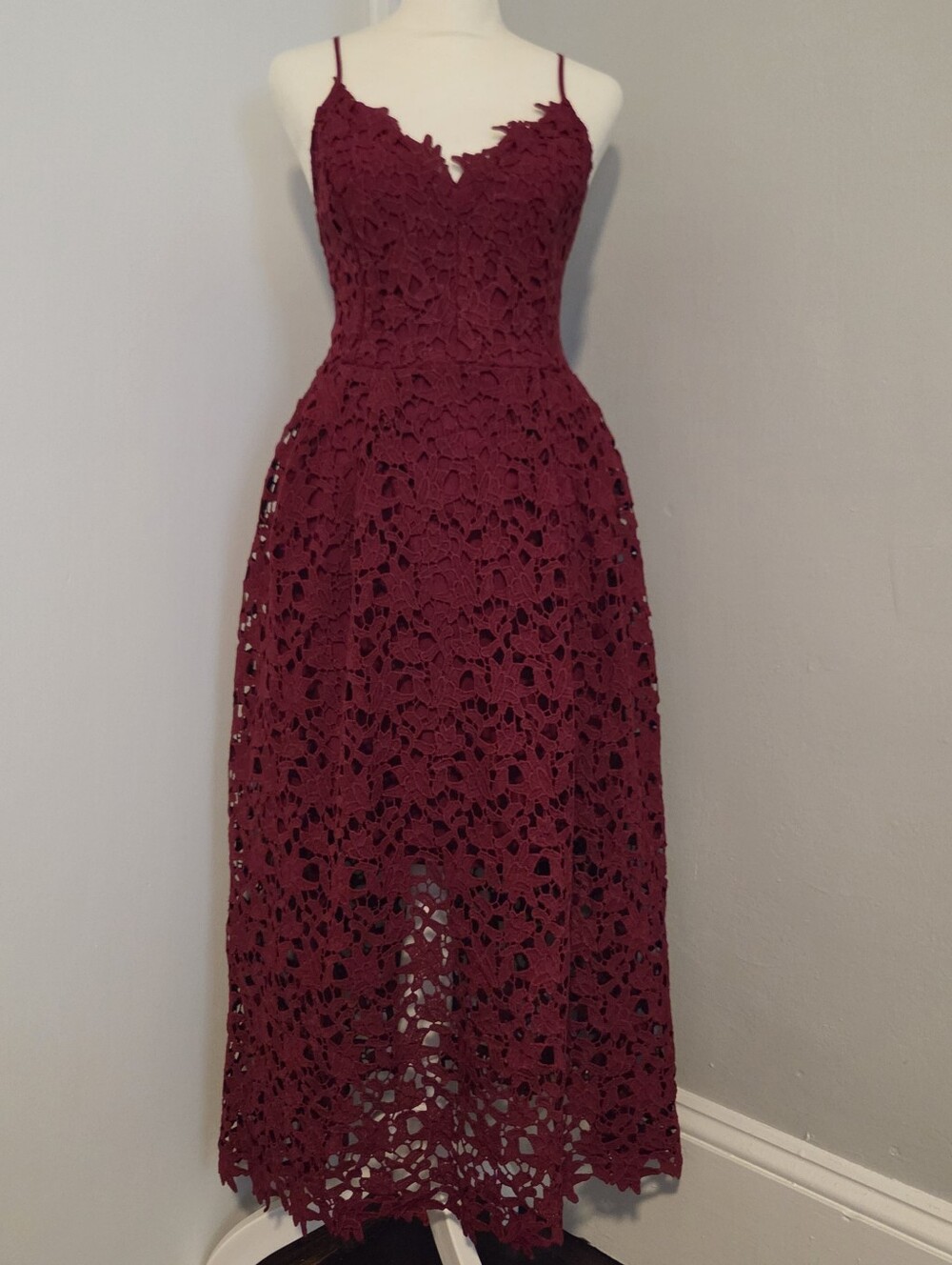 Women's Burgundy Lace Midi Empire Waist Dress with Spaghetti Straps Large